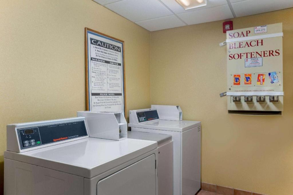 La Quinta By Wyndham Springdale Hotel Bagian luar foto